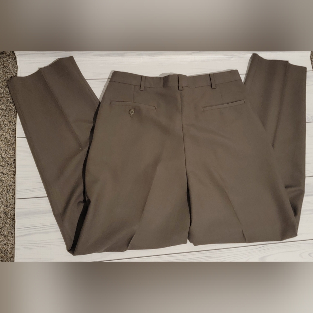 John Henry Men's Brown Pleated Trousers Sz 34x32 - Picture 4 of 4